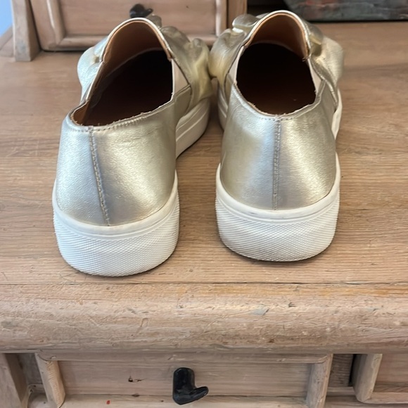 Seychelles Quake Gold Ruffle Platform Sneakers Slip-On Size 7.5 Metallic - Picture 4 of 10